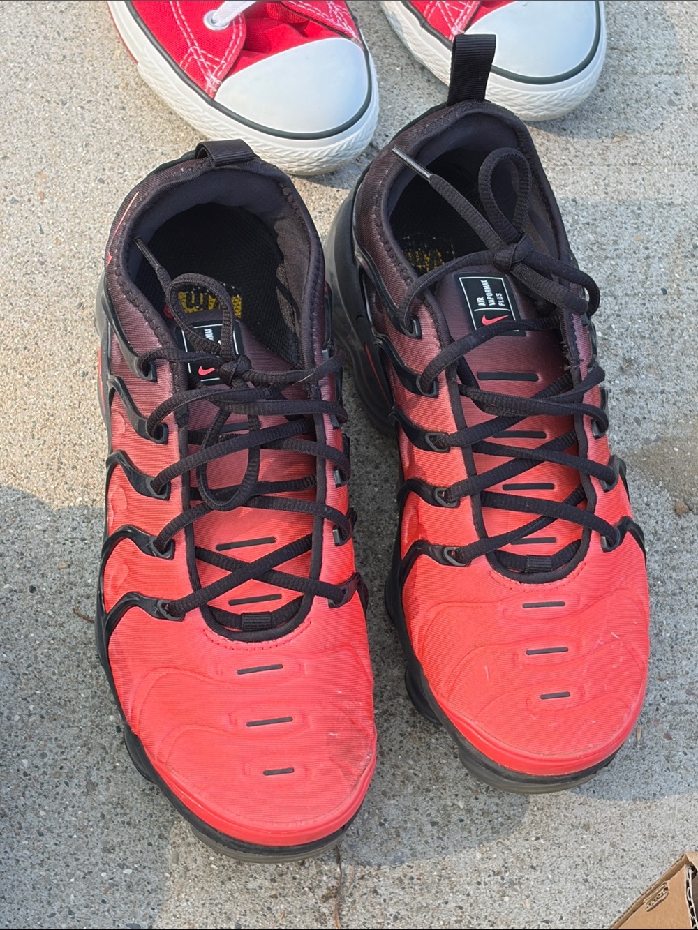 Nike Men’s Red and Black vapormax
